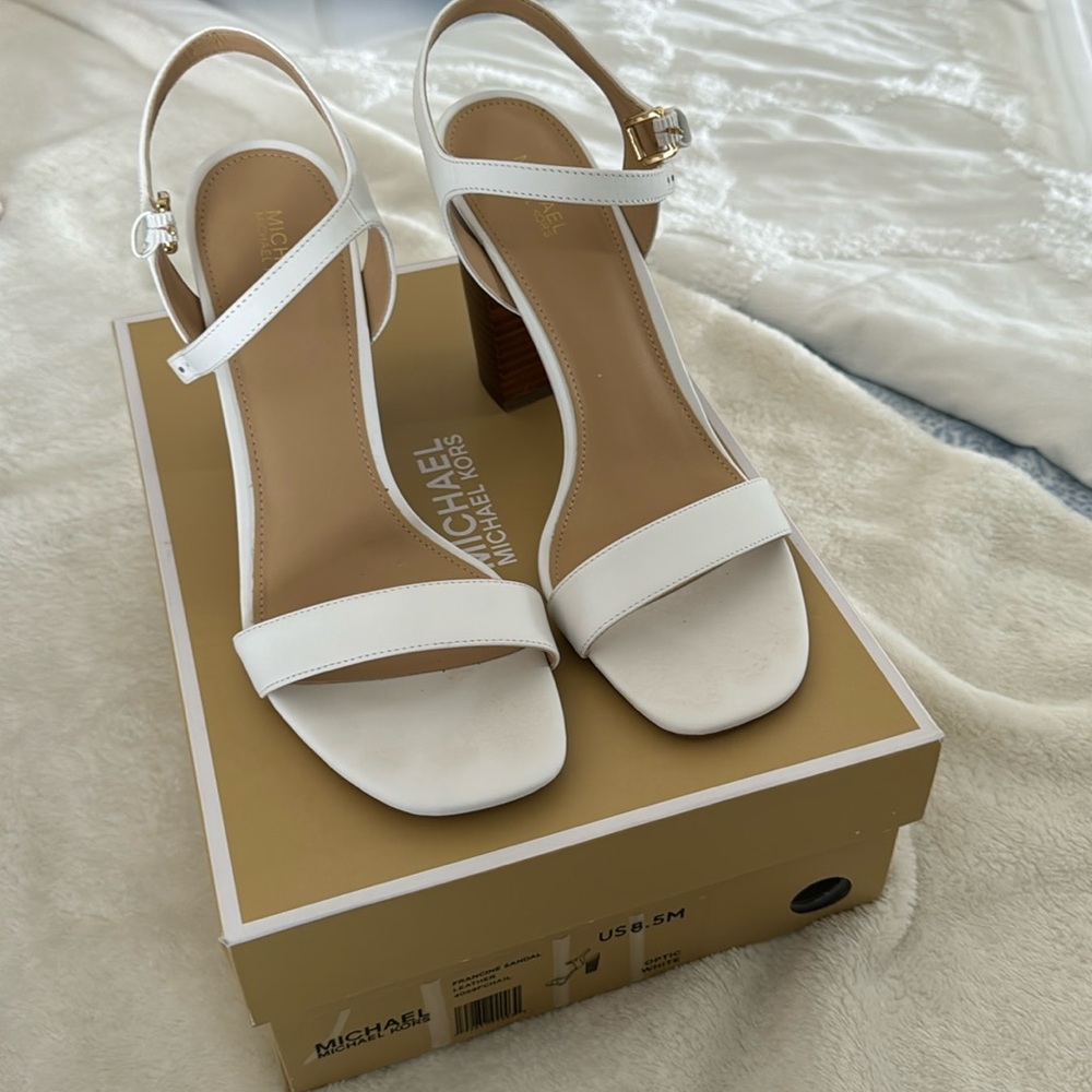 New MK white sandals size 8.5